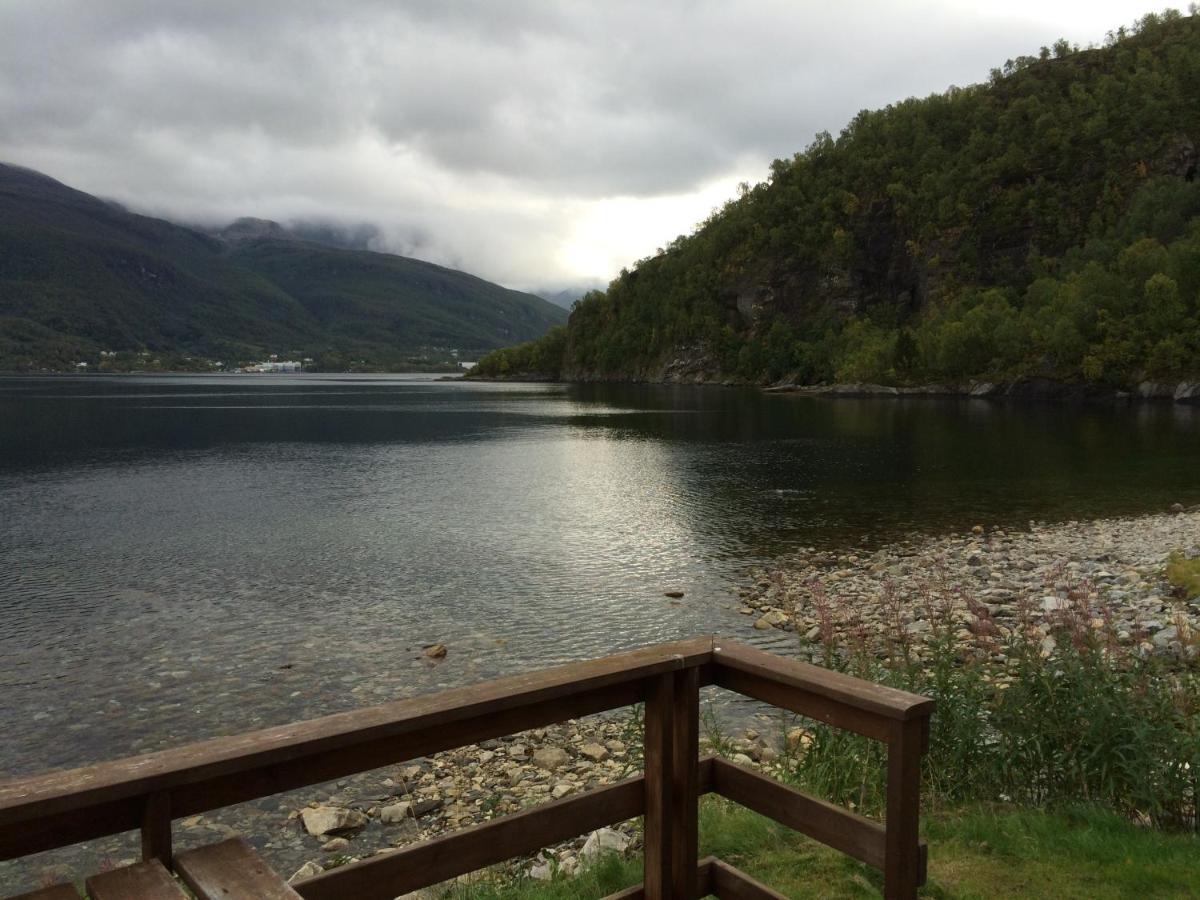 Hotel Elvegard Fjordcamp Grov Exteriér fotografie