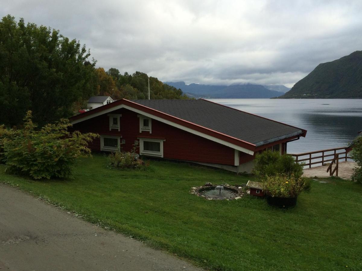 Hotel Elvegard Fjordcamp Grov Exteriér fotografie